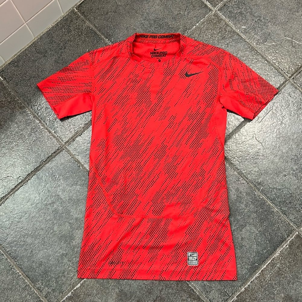 Men’s Nike Pro Combat shirt
